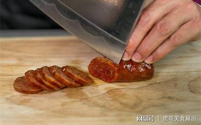 深夜下酒菜之烤箱美食 酸甜廣東香腸與麻辣四川烤腸的雙重誘惑